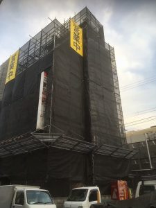 神奈川県,駅前雑居ビル足場工事
